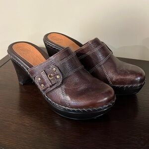 Nurture by Lamaze Clogs. Size 8.5.